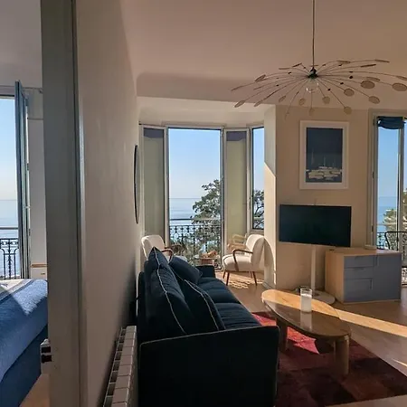 Stunning Large 2 Seafront