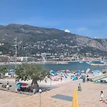 Apartment Stunning Large 2 Seafront