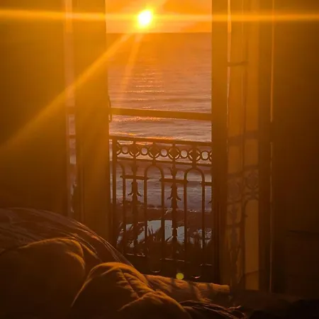 Stunning Large 2 Seafront Lägenhet *