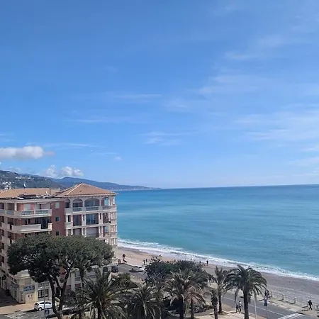 아파트 Stunning Large 2 Seafront