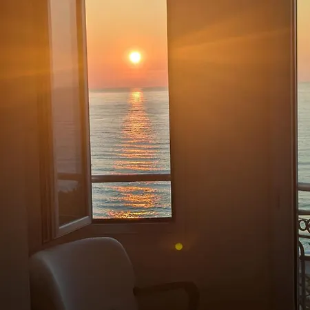 Lägenhet Stunning Large 2 Seafront *