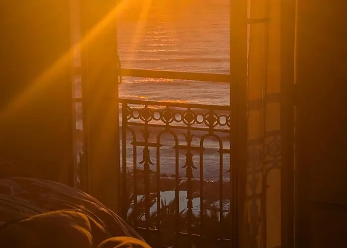 Stunning Large 2 Seafront 아파트 *