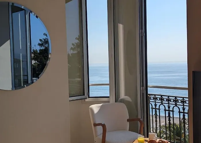 아파트 Stunning Large 2 Seafront