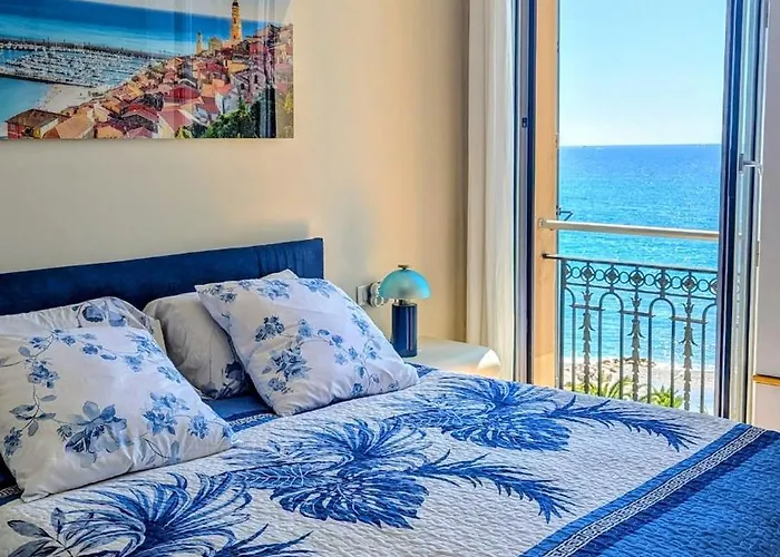 Stunning Large 2 Seafront Apartment Menton