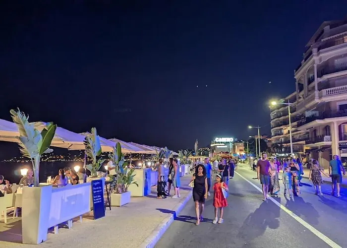 Stunning Large 2 Seafront *