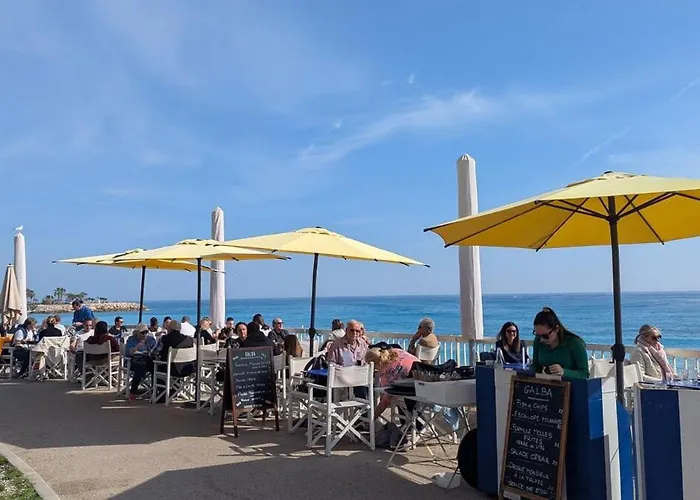 Stunning Large 2 Seafront 아파트 *