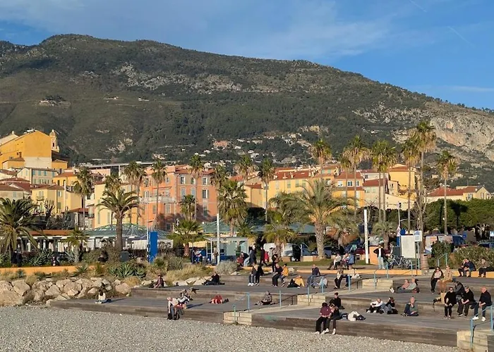 Apartment Stunning Large 2 Seafront