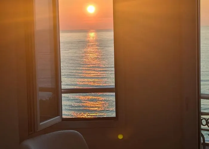 아파트 Stunning Large 2 Seafront *