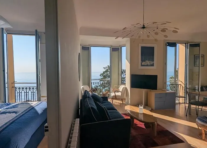 Stunning Large 2 Seafront