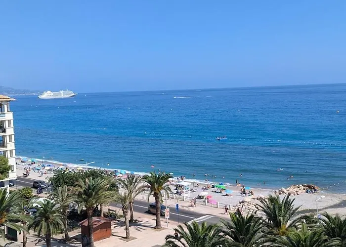 Stunning Large 2 Seafront 아파트 멍똥