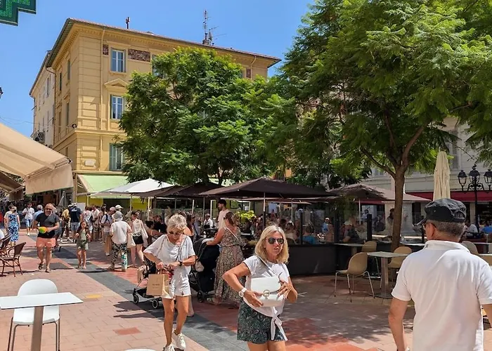 Apartment Stunning Large 2 Seafront *